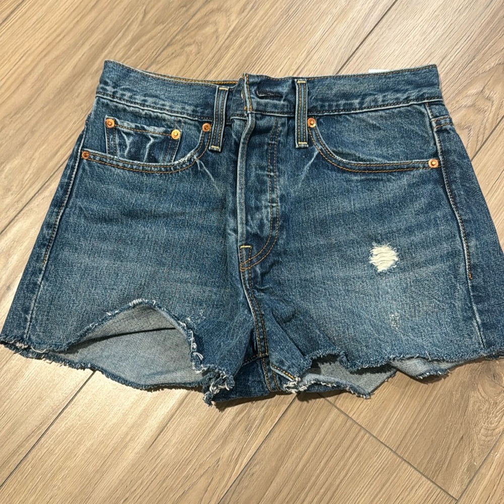 Levi cut off shorts